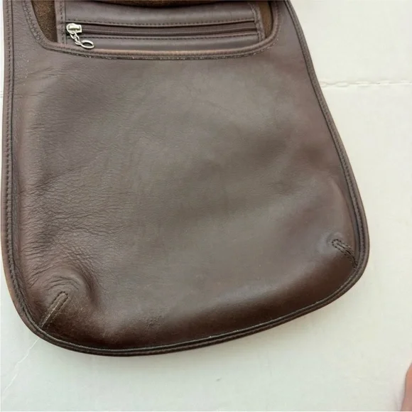 Coach Brown Leather Crossbody Bag with Minimalist Design - Picture 6 of 11